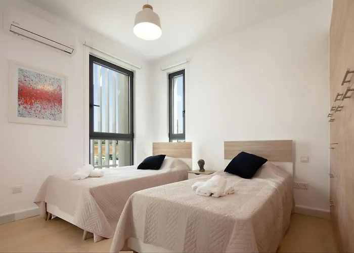 Avalon 1 12 אתר נופש פאפוס