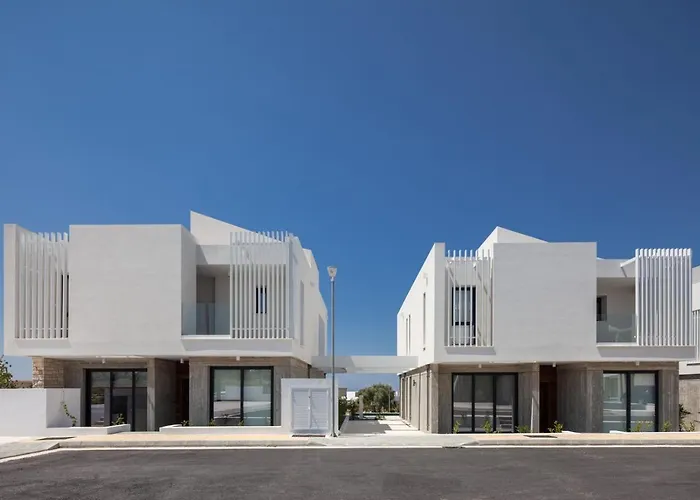 Avalon 1 12 אתר נופש פאפוס